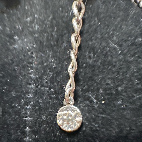 Beautiful Butler statement piece necklace with large crystal pendant - Picture 4 of 6